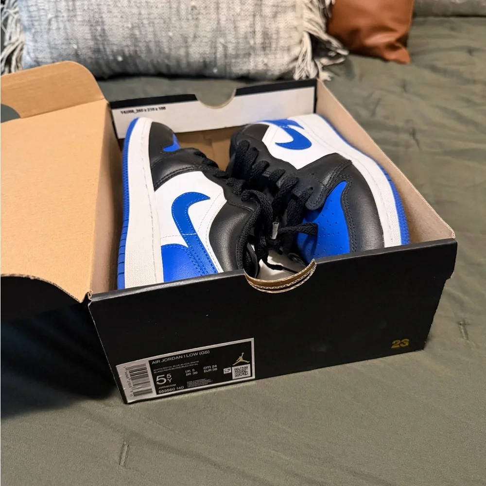 Nike Women’s Low-Top Sneakers in Blue, White & Black